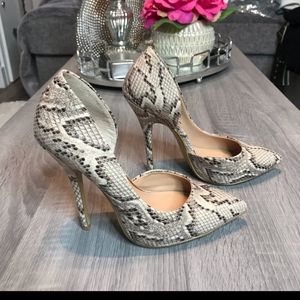Steve Madden snake print pumps